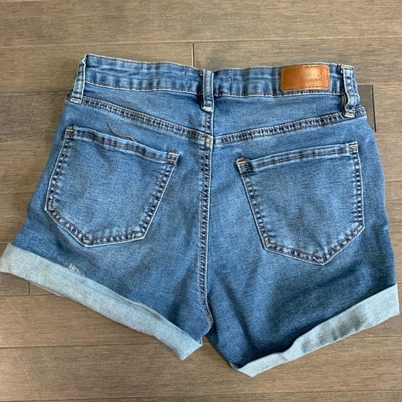 Dollhouse Distressed Blue Jean Shorts With Copper Tone Buttons Women’s 5/6 - Picture 5 of 5